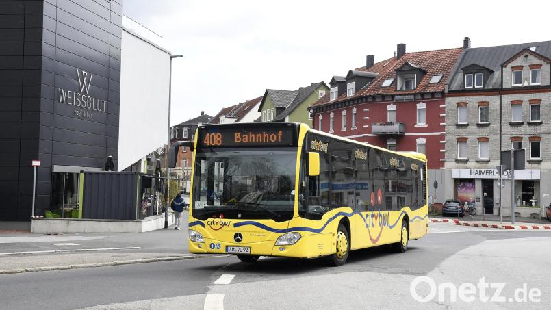 Dürfen Ungeimpfte ohne Test zur nächsten Teststation mit dem Bus oder dem Zug fahren? Symbolbild: Petra Hartl