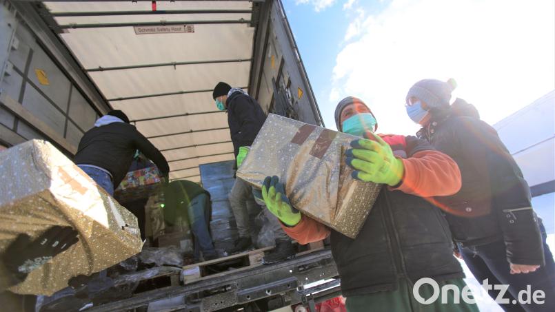 Die Aktion „Weihnachtstrucker“ der Johanniter brachte rund 69000 Pakete auf den Weg. Bild: Carolin Mauz/exb
