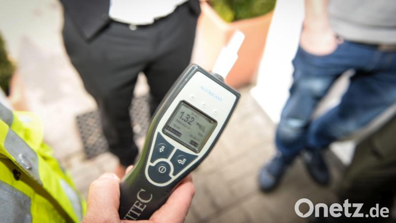 Immer wieder stößt die Polizei bei Kontrollen auf Alkoholsünder. Symbolbild: Andreas Brückmann