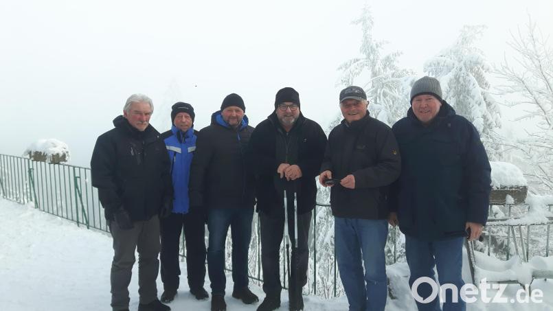 Keine Arbeiten auf dem SV-Gelände, sondern eine Wanderung zum Kösseinehaus stand diesmal für das Montagsteam des Sportvereins auf dem Programm. Bild: ak