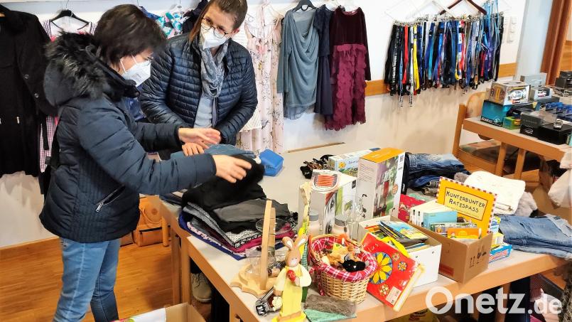 Manchmal brauchte es auch ein wenig Überzeugungskraft für den Verkauf der Waren. Bild: wlr
