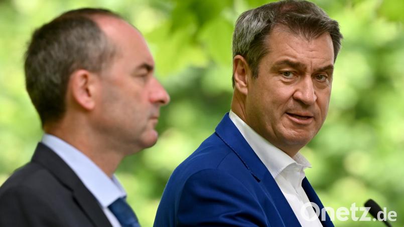 Freie-Wähler-Chef Hubert Aiwanger (links) und Bayerns Ministerpräsident Markus Söder sind aktuell im Umfragetief. Archivbild: Peter Kneffel