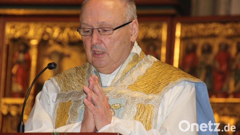 Heftige Kritik übte Stadtpfarrer Georg Flierl an der aktueller Berichterstattung über Bischof Voderholzer und Papst Benedikt. Bild: kro
