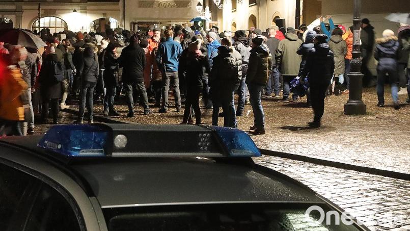 Wie in Schwandorf, Weiden oder Amberg (Bild) gab es auch in Oberviechtach &quot;Spaziergänge&quot; von Gegner der Corona-Maßnahmen. Der Oberviechtacher Stadtrat bezieht dazu Stellung. Archivbild: Wolfgang Steinbacher