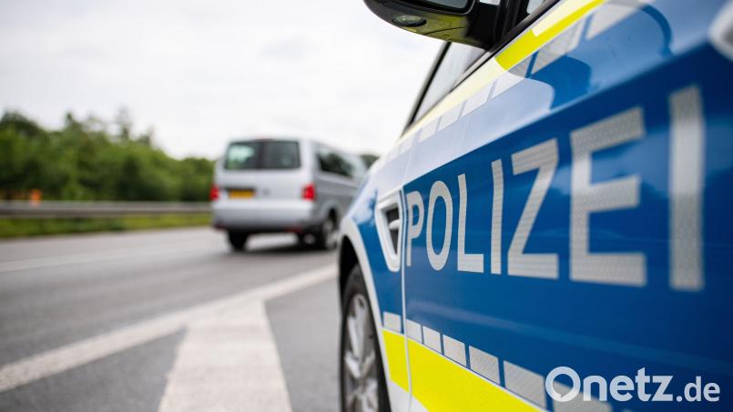 Die Verkehrspolizei Weiden kontrolliert in Weiden und in den Landkreisen Neustadt/WN und Tirschenreuth regelmäßig die Geschwindigkeit der Fahrzeuge. Symbolbild: Guido Kirchner / dpa