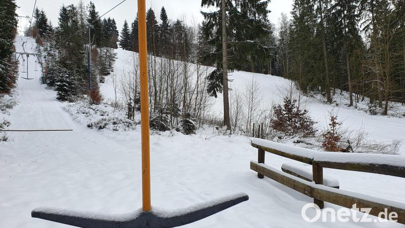 Die Schneefälle in den vergangenen Tagen machen&#039;s möglich: Nun öffnet am Samstag auch der Skilift am Wurmstein. Bild: Lowak