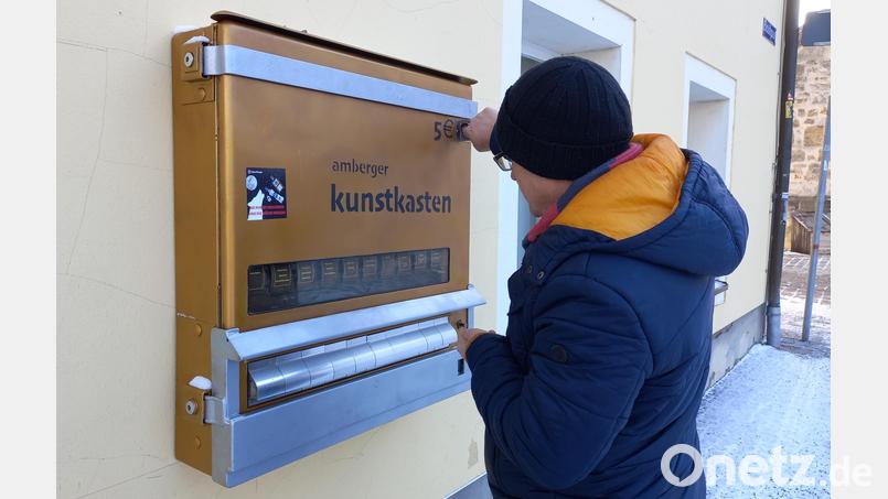 Der Kunstkasten in der Amberger Schiffgasse bringt ordentlich Geld für das Nino-Kinderhaus. Achim Hüttner konnte bereits mehr als 1000 Euro überweisen. Bild: wpt
