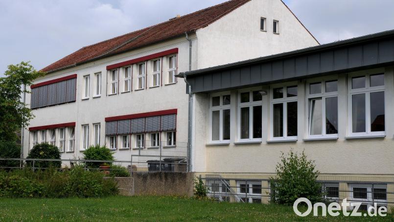 Die Raigeringer Schule - hier ein Archivbild - erscheint der Stadtverwaltung ideal dafür, drei unterschiedliche, dezentrale Lüftungsanlagen auf Herz und Nieren zu testen. Bild: Stephan Huber