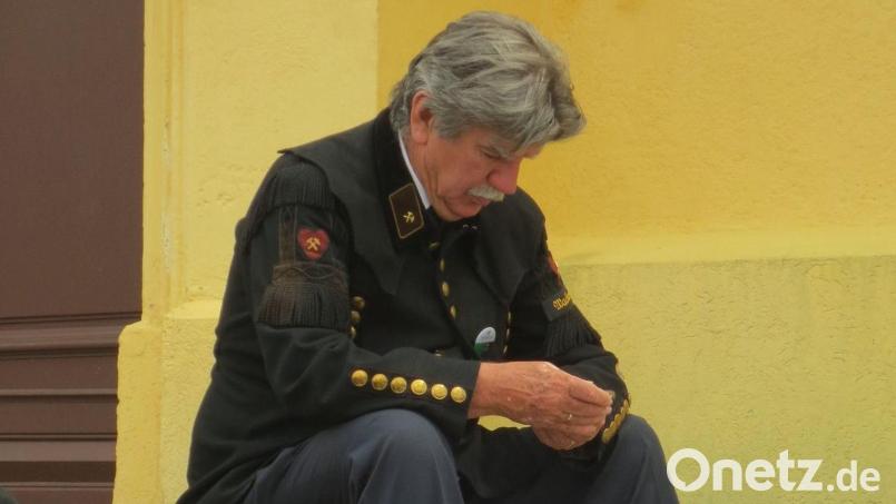 Jakob Scharf, hier in der Kluft eines Bergknappen, hat die erzwungenen Ruhephasen in der Pandemie genutzt. Der Landrats-Stellvertreter und frühere Steinberger Bürgermeister sagt, er habe in dieser Zeit an zwei Büchern gearbeitet. Bild: Scharf/exb