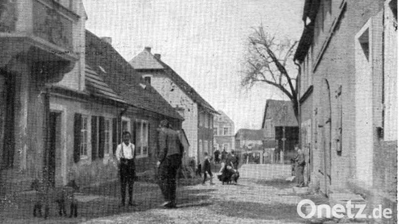 In dieser historischen Ansicht ist die Straße Am Einlass zu sehen. Das Haus der Familie Gradl, von dem aus sich das Feuer ausgebreitet hat, stand rechts vorne. Bild: Heimat Landkreis Tirschenreuth
