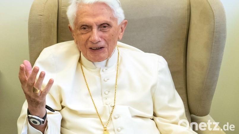 Wurde früher über einen Missbrauch informiert, als er zunächst angab: der emeritierte Papst Benedikt XVI. Foto: Daniel Karmann/dpa Bild: Daniel Karmann