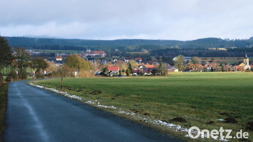 In der Klostergemeinde Speinshart genießt die Sanierung der Gemeindeverbindungsstraße zwischen Tremmersdorf und Haselbrunn erste Priorität Bild: do