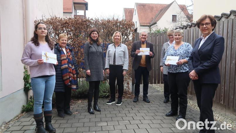 Der Inner Wheel Club hat jeweils 2000 Euro an ein Demenzcafé, eine Tagesstätte für psychisch kranke Menschen und an die Leselernhilfe gespendet. Bild: Kunz