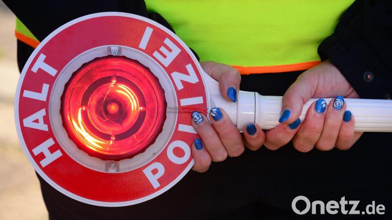 Die Polizei in Amberg hat einen Mann unter Drogen am Elektroroller aus dem Verkehr gezogen. Symbolbild: Martin Schutt/dpa