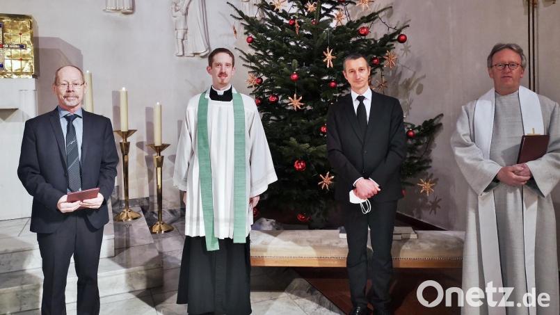 Der ökumenische Gottesdienst in der Schwandorf Herz-Jesu-Kirche wurde geleitet von Pastor Paul Warkentin von der Evangelischen Freikirche, dem katholischen Pfarradministrator Andreas Schinko als Gastgeber, dem Vorsteher Alexander Klette der Neuapostolischen Kirche und dem evangelischen Diakon Jürgen Weich (von links). Bild: Thomas Dobler