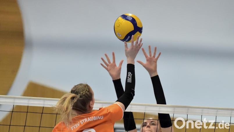 Duell am Netz. Die Volleyballerinen des SV Hahnbach sind zu Gast beim SV Lohhof II. Symbolbild: Hubert Ziegler