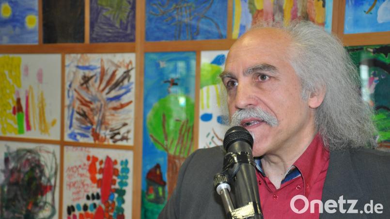 Der gebürtige Mitterteicher Jeff Beer feiert heuer seinen 70. Geburtstag. Zu diesem Anlass widmen ihm das Museum und die Stadt eine eigene Ausstellung, die vom 8. April bis 26. Juni zu sehen sein wird. Unser Bild zeigt Jeff Beer bei einer Ausstellung in den Räumen der Lebenshilfe im Jahr 2012. Archivbild: jr
