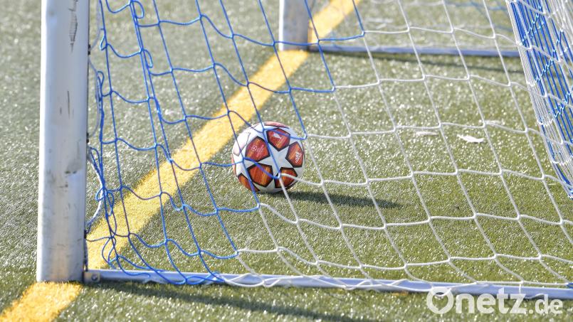 Die DJK Ammerthal hat ihr erstes Testspiel auf dem Kunstrasenplatz des 1. FC Herzogenaurach gewonnen. Symbolbild: Hubert Ziegler