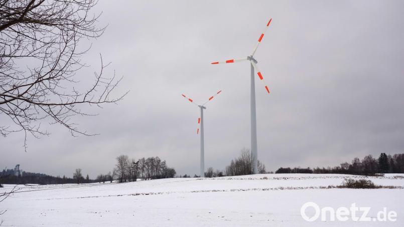 Seit über 20 Jahre stehen diese Windräder bei Waidhaus. Anträge auf weitere Anlagen lösen im Marktrat eine heftige Debatte aus. Bild: fjo