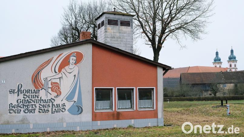 Das alte Feuerwehrhaus Speinshart soll der Spitzhacke zum Opfer fallen. An gleicher Stelle plant die Gemeinde die Errichtung eines neuen Bauhofes. Bild: do