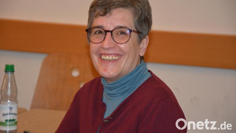 Beate Ott berichte dem Marktrat von ihrer Arbeit als Seniorenbeauftragte und Quartiersmanagerin der Marktgemeinde Bad Neualbenreuth. Ihr Wunsch sei ein eigener Pflegedienst mit Tagespflege in der Marktgemeinde. Bild: jr
