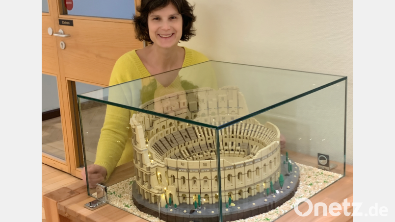 Ein Miniatur-Kolosseum hat Lateinlehrerin Irene Grünauer für das Erasmus-Gymnasium erbaut. Bild: ero