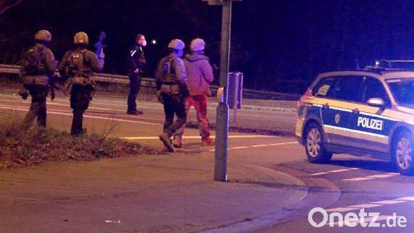 Besonders die Zahl der gefährlichen Angriffe auf Polizeibeamte steigt kontinuierlich. In der Ausbildung werden sie deshalb gründlich darauf vorbereitet. Symbolbild: Kai Moorschlatt