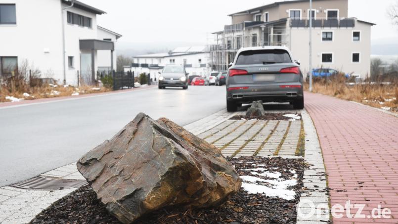 Zu jedem neuen Gebäude gehören eine bestimmte Menge Parkplätze. Ist das dem Bauherren nicht möglich, muss er eine Ablösesumme zahlen, die in Neustadt jetzt auf 3500 Euro pro Stellplatz erhöht wurde. Bild: Gabi Schönberger