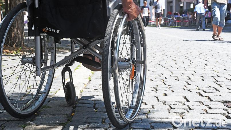 Die Entscheidung ist gefallen. Der Bauausschuss Weiden stimmt für das Konzept &quot;Barrierefrei Innenstadt&quot; und die Variante G. Diese sieht zwei barrierefreie Achsen von Tor zu Tor plus Querungen und Plattengelege an den Gebäuden vor. Archivbild: Gabi Schönberger
