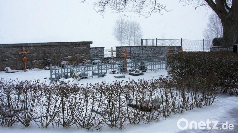 Von der Gebührenanpassung betroffen sind auch die Urnengräber im Norden des Friedhofs. Bild: wro