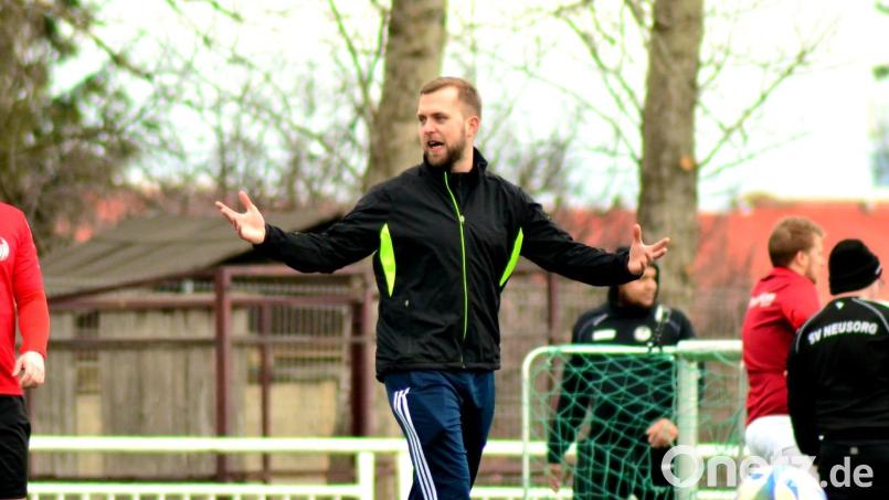 So fühlt sich Christian König am wohlsten: Als Anweiser auf dem Fußballplatz. Archivbild: König/exb