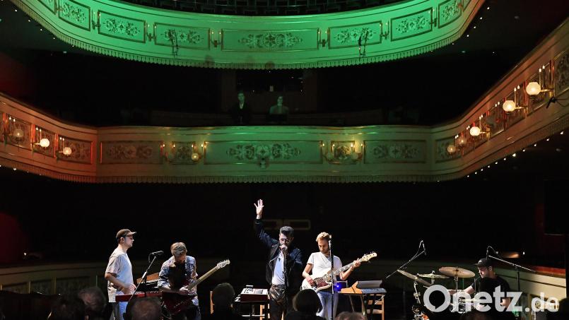 Die Band &quot;Knights of Cesar&quot; bewies, warum sie zu den besten Newcomern des Jahres 2021 gehört. Bild: Petra Hartl