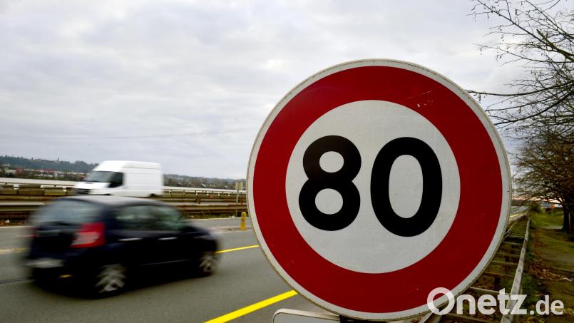 Tempo 80 auf der A6. Bis März muss das Amtsgericht Amberg 500 Einspruchsfälle behandeln. Symbolbild: Nicolas Tucat