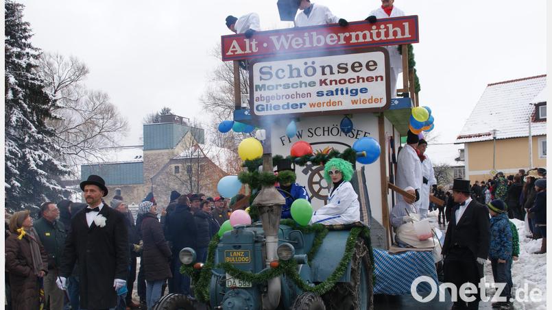 Das letzte Mal war die &quot;Altweibermühl&quot; 2012 in Schönsee unterwegs. Heuer wäre das Spektakel wieder fällig, aber die Pandemie-Situation verschiebt die Gaudi in die nächste närrische Zeit. Archivbild: mmj