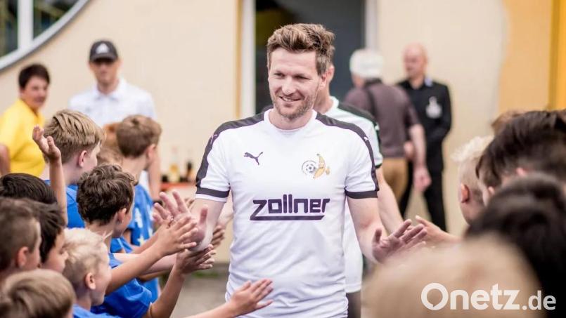 Benny Lauth kommt mit dem Bananenflanker Feriencamp nach Windischeschenbach. Bild: Torraum GmbH/exb