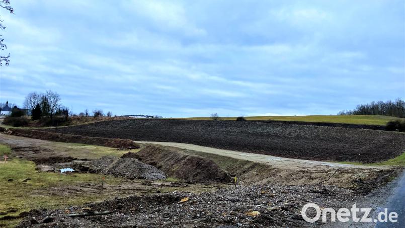 Hier an der Berndorfer Straße soll 2023 der interkommunale Multifunktionsplatz realisiert werden. Bild: stg