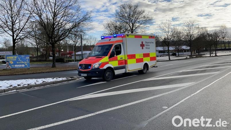 Die Unterstützungsgruppe Rettungsdienst der BRK-Bereitschaft Auerbach rückt mit einem vollständig ausgestatteten Rettungswagen aus. Bild: Daniel Sertl/exb