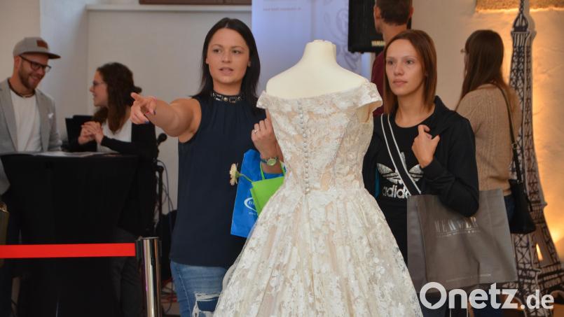 Brautkleider sind für jede junge Frau faszinierend. Bild: dob