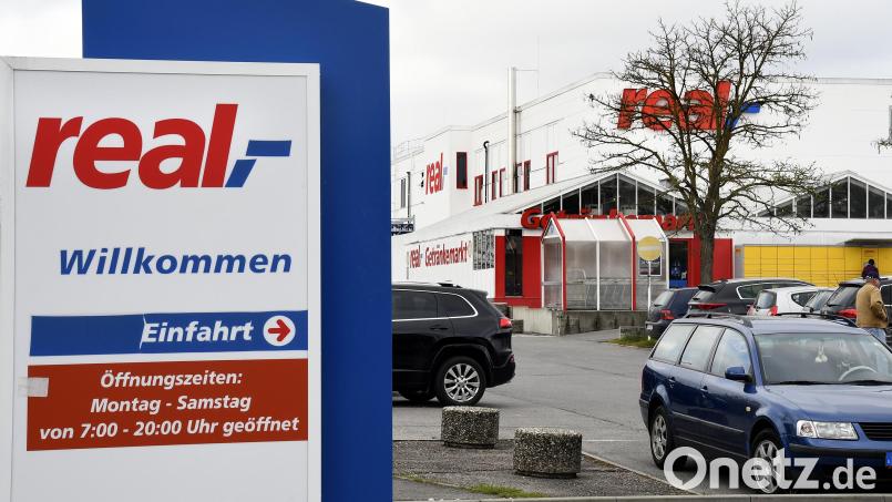 Dem Real-Markt in Amberg an der Fuggerstraße drohte die Schließung. Nun gibt es eine neue Entwicklung. Bild: Petra Hartl