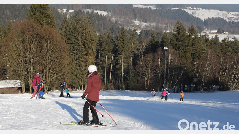 Am Wochenende sind voraussichtlich die Schneeverhältnisse auf der Abfahrtspiste im Steinwald noch gut. Bild: njn