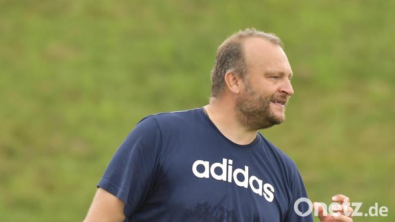 Bernd Scheibel bleibt auch in der kommenden Saison Trainer des ASV Haselmühl. Archivbild: Hubert Ziegler