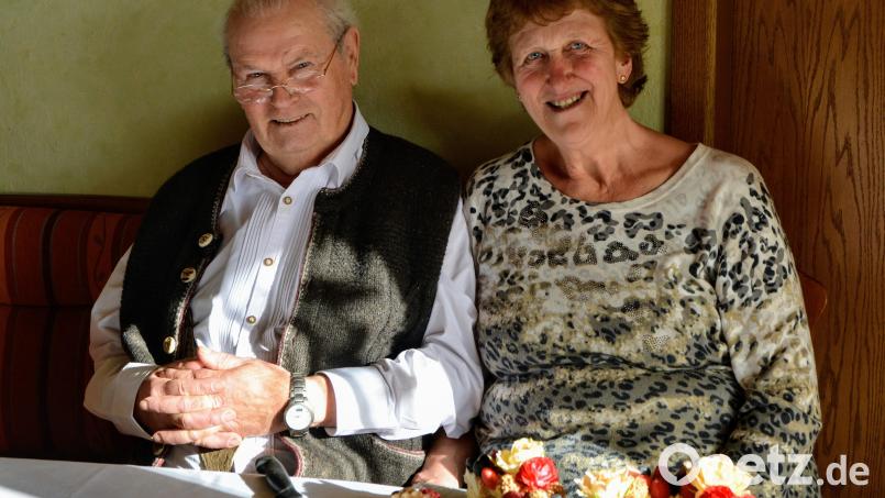 Norbert Allwang feierte im Kreise der Familie, hier mit Ehefrau Maria, seinen 80. Geburtstag. Bild: fdl
