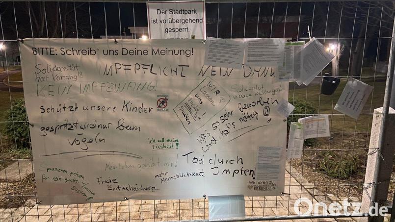Das Banner am Stadtpark Erbendorf war vollgeschrieben. Bild: Maximilian Seiler/exb