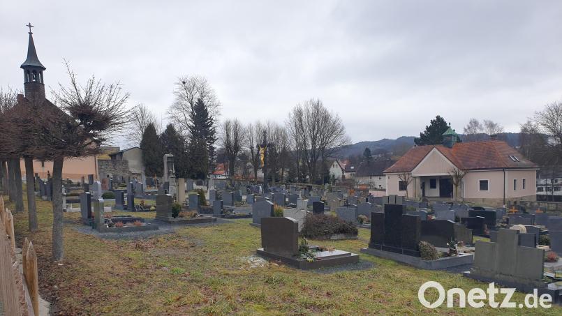 Im Konzept für den Friedhof wird auch Augenmerk auf die Leerstellen in den Gräberreihen gelegt. Dort könnten Urnengräber in verschiedenen Variationen, etwa durch Stelen, vorgesehen werden. Bild: ws