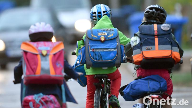 Die Lage an den Grund- und Mittelschulen ist teils katastrophal. Bild: Ralf Hirschberger/dpa