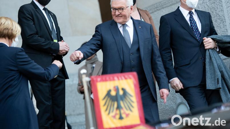 Bundespräsident Frank-Walter Steinmeier (M) wurde am Sonntag wiedergewählt. Bild: Christophe Gateau