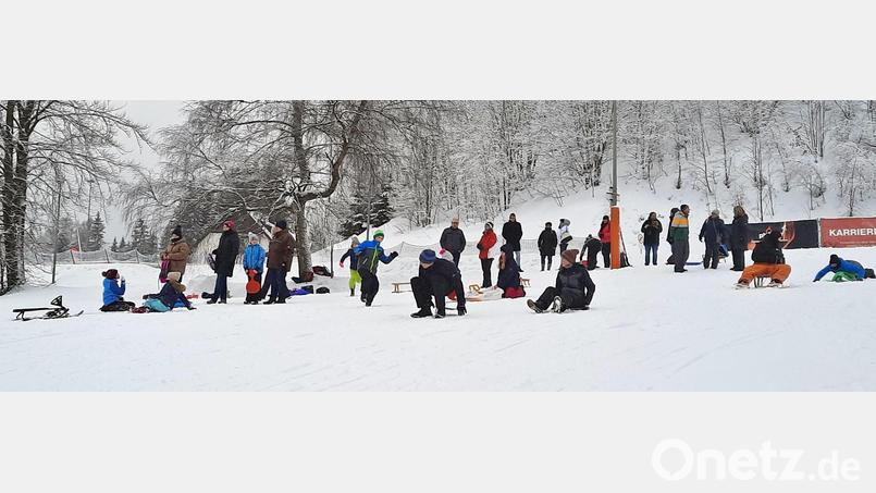 Großen Spaß hatten die Ministranten und Jugendlichen aus dem Dekanat beim Rodeln auf der Bleml Alm. Bild: ld
