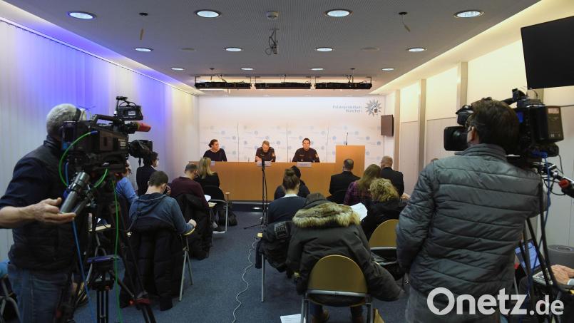 Pressekonferenz von Polizei und Staatsanwaltschaft zum Zusammenstoß der S-Bahnen. Foto: Felix Hörhager/dpa Bild: Felix Hörhager/dpa