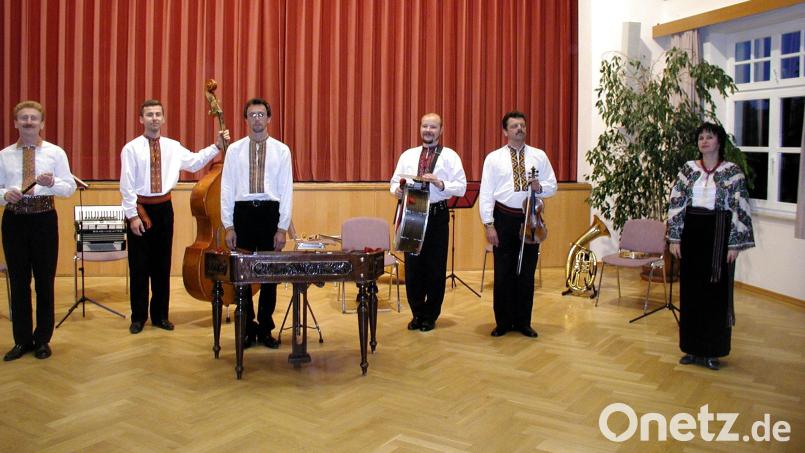 Wassokkyi Samok bei einem Konzert im Mehrzwecksaal in Brand Archivbild: ld