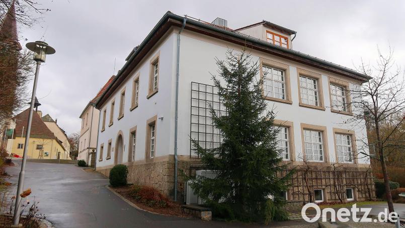 Einzug moderner Technik: Im Rahmen des Förderprogramms „Digitale Bildungsinfrastruktur an bayerischen Schulen“ (Digitalpakt) wird die kleine Friedenfelser Grundschule (Bild) demnächst mit Tablets ausgestattet. Bild: bsc